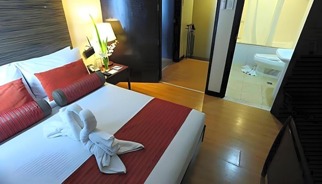 Lancaster Hotel Mandaluyong Exterior foto