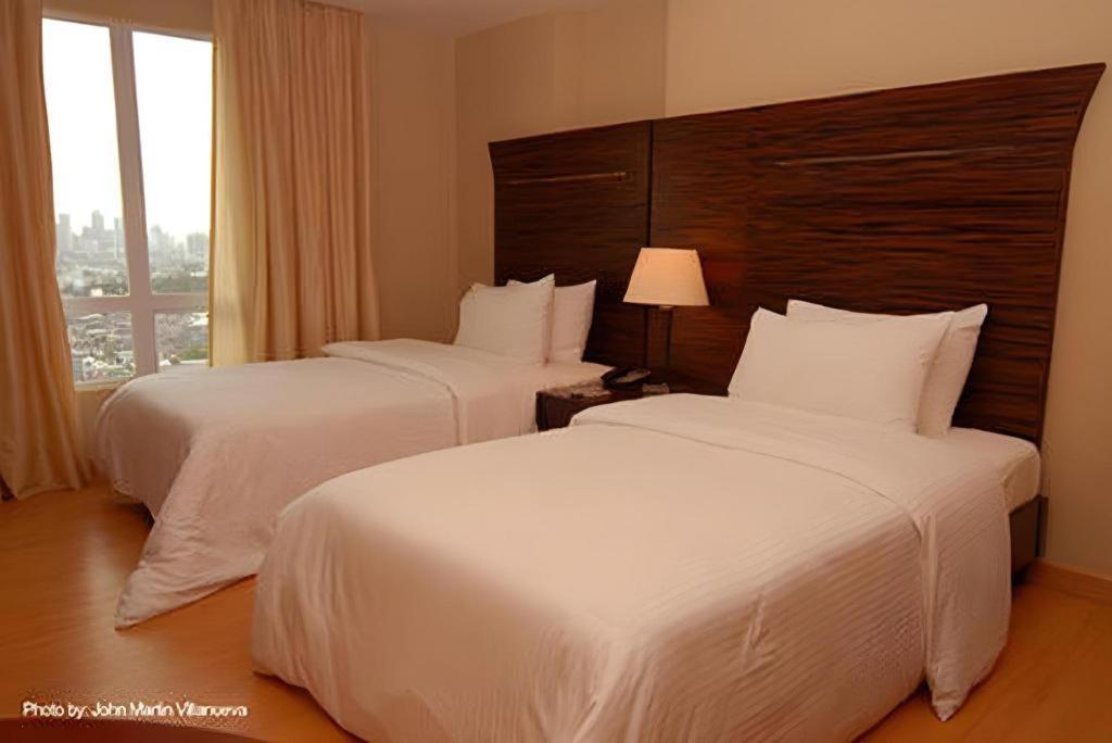 Lancaster Hotel Mandaluyong Exterior foto