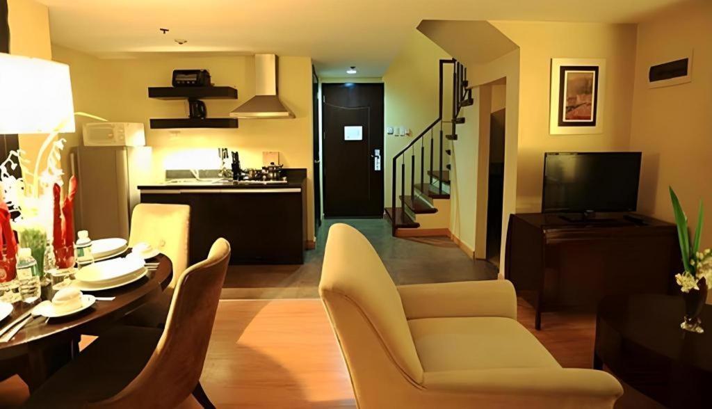 Lancaster Hotel Mandaluyong Exterior foto