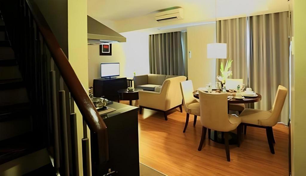 Lancaster Hotel Mandaluyong Exterior foto